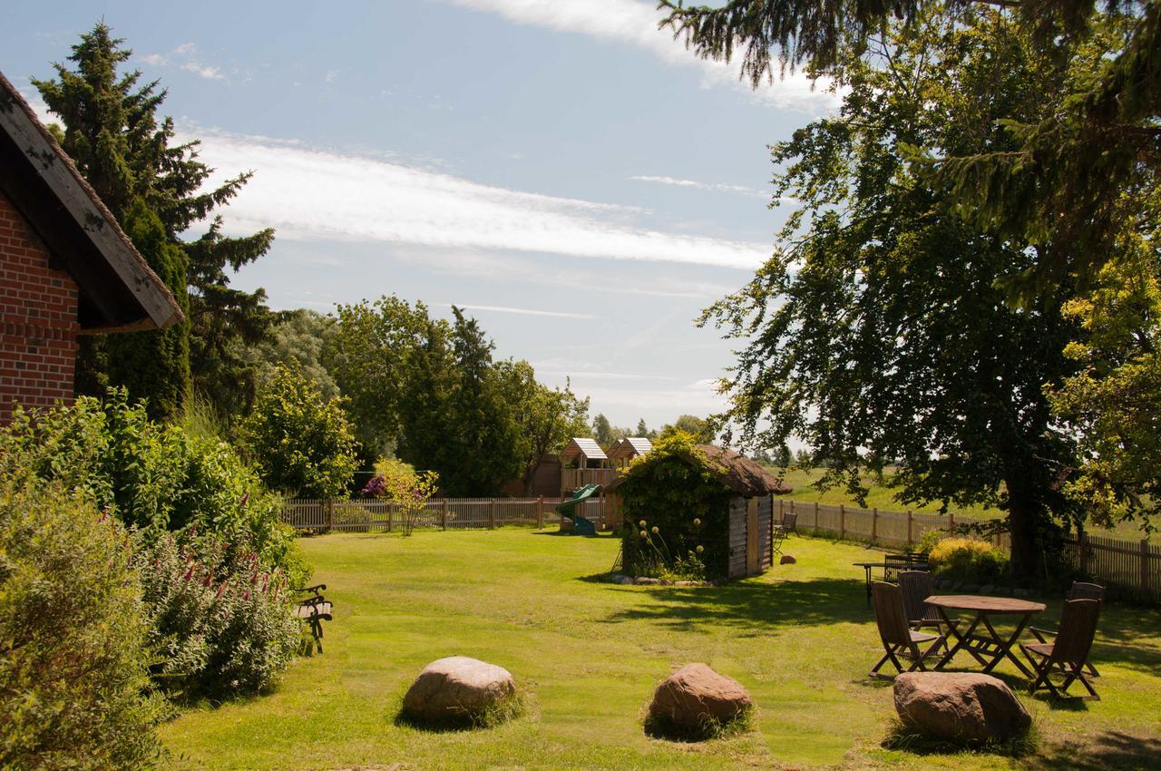 Landhaus Am Deich Middelhagen Bagian luar foto